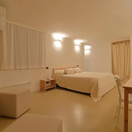 Al Postale 17 Отель типа 